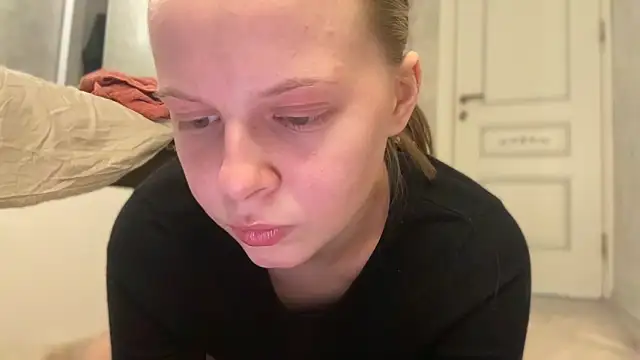 wrenlie online show from April 20, 2026, 9:05 pm