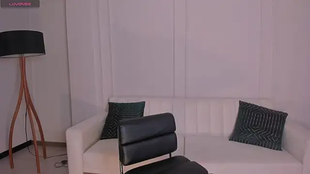 MariaHerrera  online show from December 10, 2024, 7:32 pm