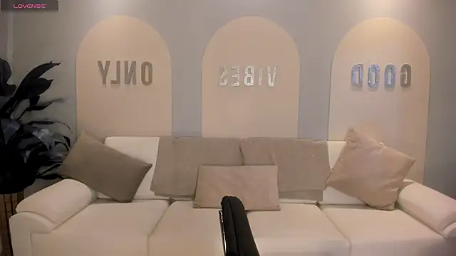 MariaHerrera  online show from December 27, 2024, 7:57 pm