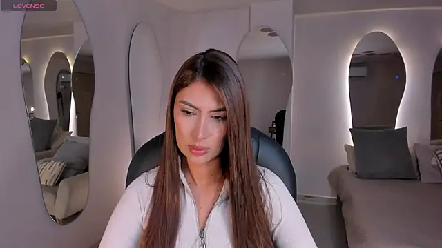 ArianaDumont online show from June 28, 2026, 11:16 am