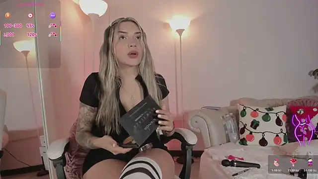 Snapshot of mariablonde_ chatting on December 22, 2025, 7:00 pm mariablonde online show from December 22, 2025, 7:00 pm