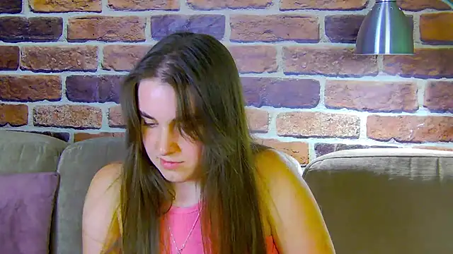 Sofia Hugs online show from June 6, 2026, 6:45 pm