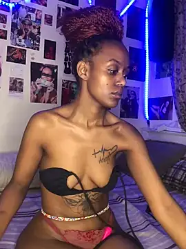 Snapshot of naughtybitches5 chatting on January 2, 2025, 3:58 am naughtybitches5 online show from January 2, 2025, 3:58 am