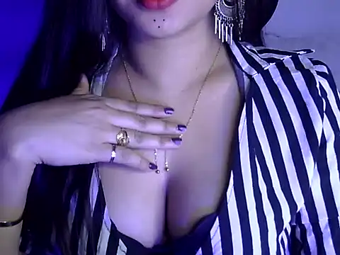 akshara thakur9 online show from October 12, 2025, 4:11 am
