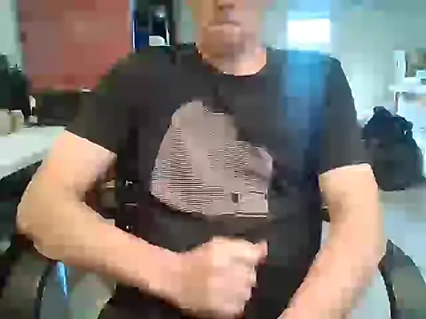 Snapshot of Raimundo1971 chatting on December 18, 2025, 2:23 pm Raimundo1971 online show from December 18, 2025, 2:23 pm