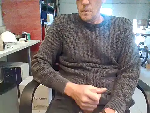 Snapshot of Raimundo1971 chatting on March 25, 2026, 1:50 pm Raimundo1971 online show from March 25, 2026, 1:50 pm