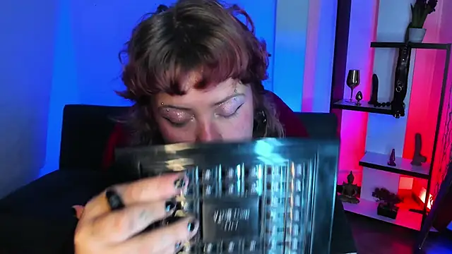 Sabrina scarlett online show from December 19, 2025, 5:36 am