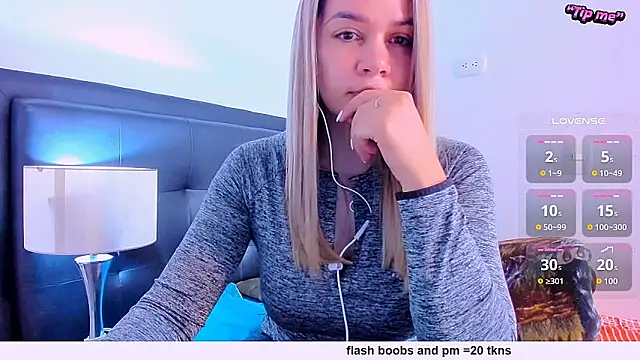 Snapshot of daniela_beauty chatting on February 1, 2026, 10:30 pm daniela beauty online show from February 1, 2026, 10:30 pm