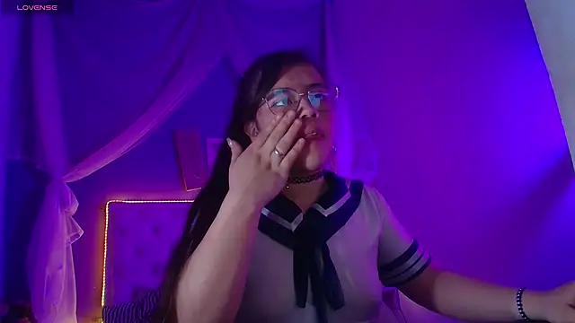 Snapshot of Ingrid_Casas chatting on December 4, 2024, 10:08 pm Ingrid Casas online show from December 4, 2024, 10:08 pm