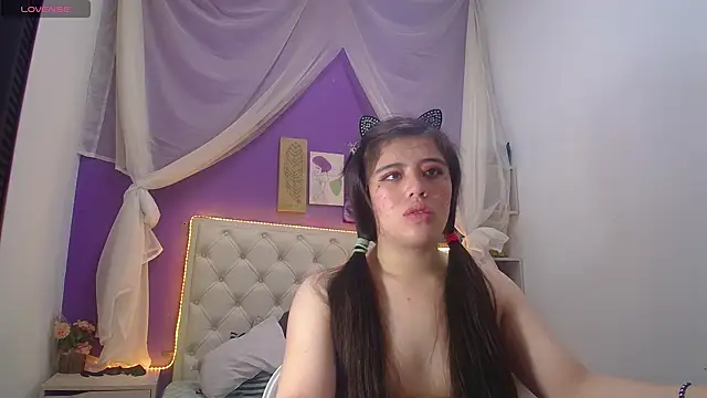 Snapshot of Ingrid_Casas chatting on December 10, 2024, 11:19 pm Ingrid Casas online show from December 10, 2024, 11:19 pm