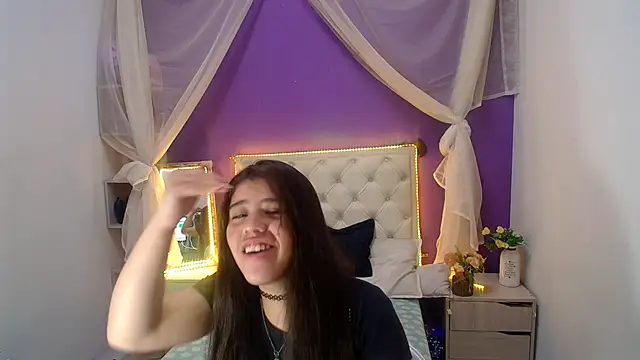 Snapshot of Ingrid_Casas chatting on December 20, 2024, 10:43 pm Ingrid Casas online show from December 20, 2024, 10:43 pm