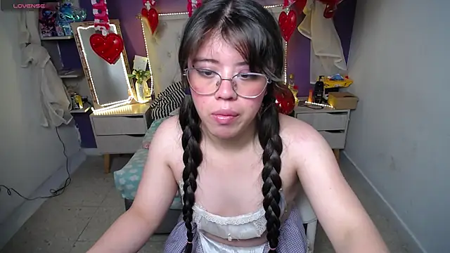 Snapshot of Ingrid_Casas chatting on February 21, 2025, 3:01 am Ingrid Casas online show from February 21, 2025, 3:01 am