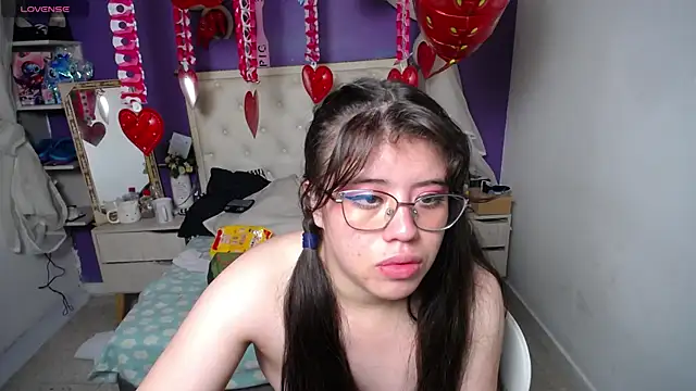 Snapshot of Ingrid_Casas chatting on February 24, 2025, 5:42 pm Ingrid Casas online show from February 24, 2025, 5:42 pm