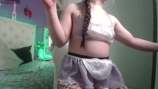 Snapshot of Ingrid_Casas chatting on March 7, 2025, 11:05 pm Ingrid Casas online show from March 7, 2025, 11:05 pm