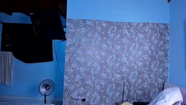 AngelaCoffee online show from April 6, 2026, 11:27 pm