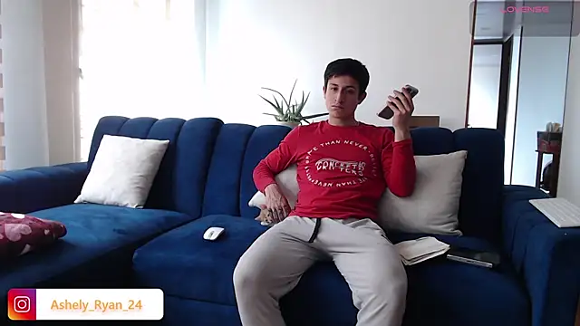 ashely ryan24 online show from February 16, 2025, 9:38 pm