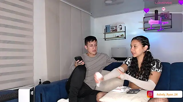 ashely ryan24 online show from January 12, 2026, 11:32 pm