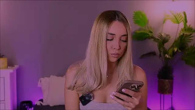 Jessielle online show from November 17, 2025, 10:21 am