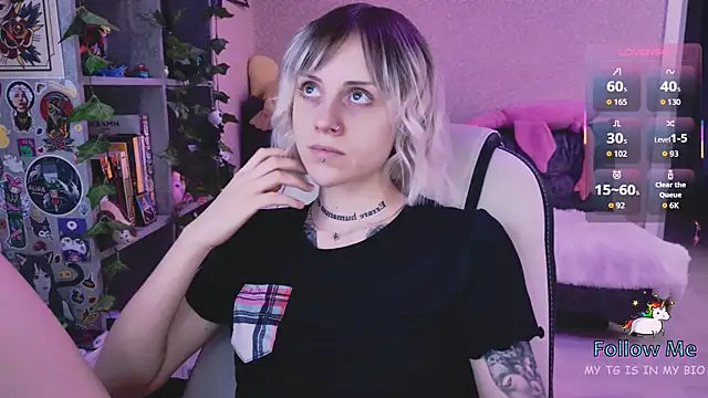 NaniMoore online show from April 6, 2026, 8:21 pm