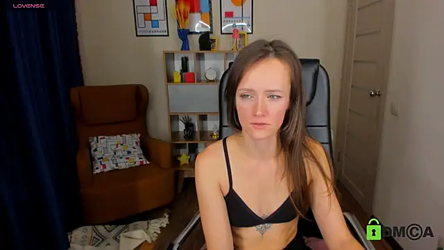 FrancescaCollins online show from December 1, 2024, 4:29 pm