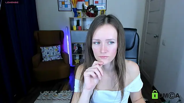 FrancescaCollins online show from January 3, 2025, 8:32 am