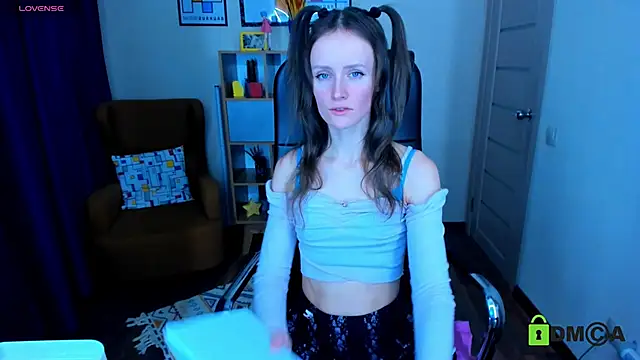 FrancescaCollins online show from March 4, 2025, 11:08 am