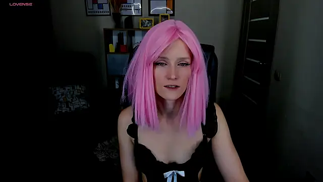 FrancescaCollins online show from December 4, 2025, 3:32 pm