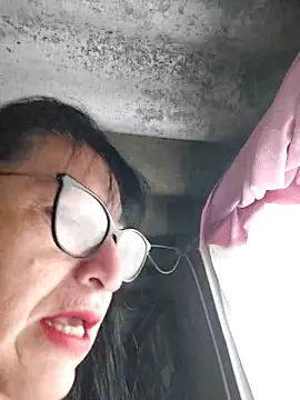 clarita 01 online show from October 30, 2025, 11:22 am