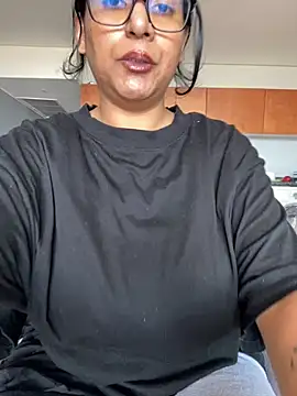 Indianbutter11 online show from November 18, 2025, 8:19 am