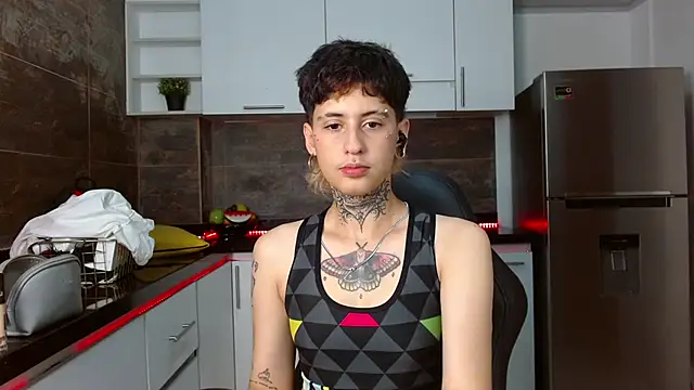 Ethan lennox online show from December 14, 2025, 3:39 pm