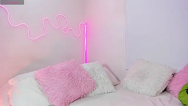 karly rioss online show from March 9, 2025, 9:35 am