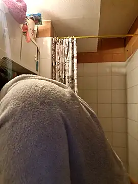 kitty 84 online show from February 9, 2026, 10:19 am