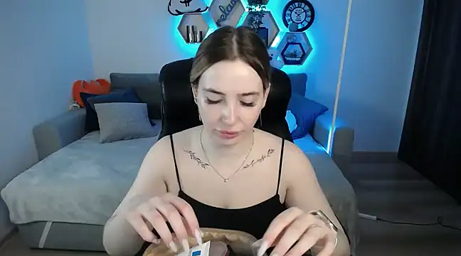 SabrinViolet online show from March 15, 2025, 9:09 am