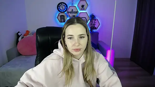 SabrinViolet online show from February 21, 2026, 9:10 am