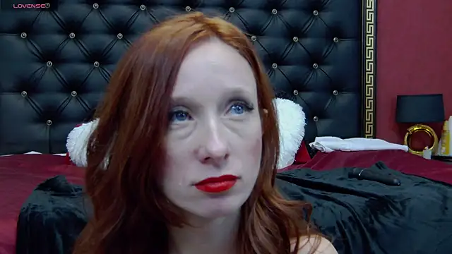 AnneHove online show from December 16, 2024, 9:03 am