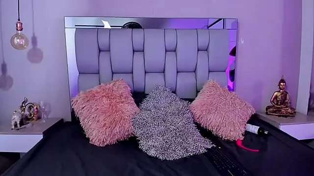 SusanBenett online show from October 25, 2025, 8:36 pm