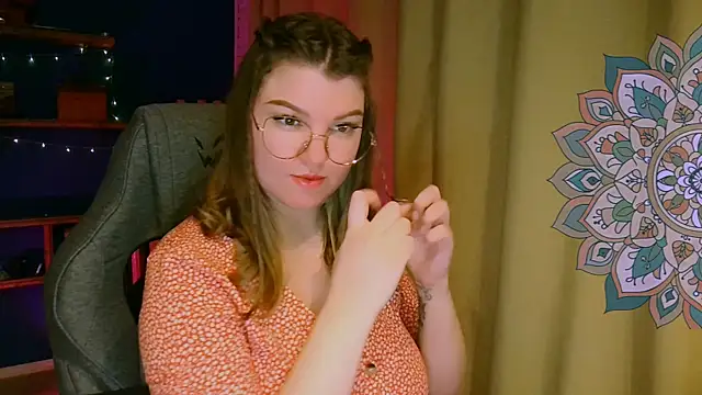 Snapshot of VioletteWay chatting on January 18, 2026, 5:28 pm VioletteWay online show from January 18, 2026, 5:28 pm