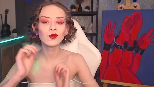 FascinatingEyess online show from February 4, 2026, 8:03 pm