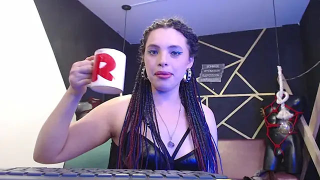 elizatexx online show from December 4, 2024, 10:08 pm