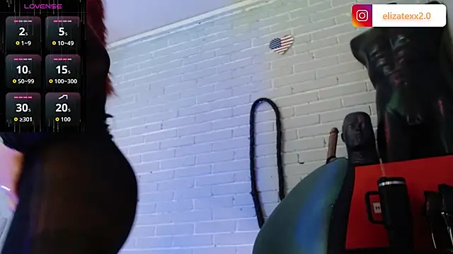 elizatexx online show from June 1, 2026, 8:32 pm