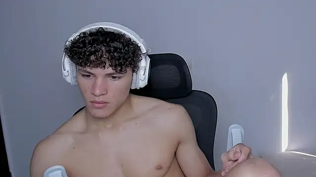 laurent nova online show from October 26, 2025, 6:14 pm