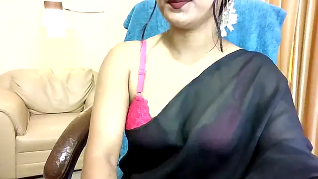 Queenhimanshi online show from May 14, 2026, 7:26 am