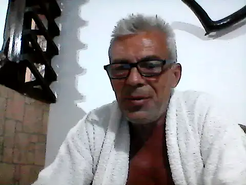 Picolo4111 online show from September 22, 2025, 7:49 pm