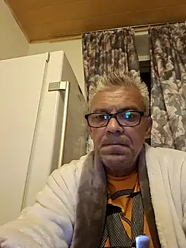 Picolo4111 online show from September 29, 2025, 2:27 am