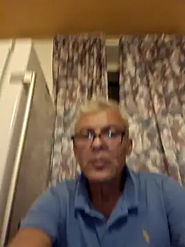 Picolo4111 online show from October 6, 2025, 6:05 pm