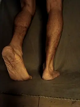 brownfeet online show from November 20, 2025, 5:51 am