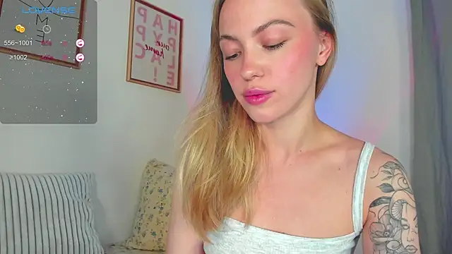 Snapshot of damn_cutie chatting on September 10, 2025, 7:25 pm damn cutie online show from September 10, 2025, 7:25 pm