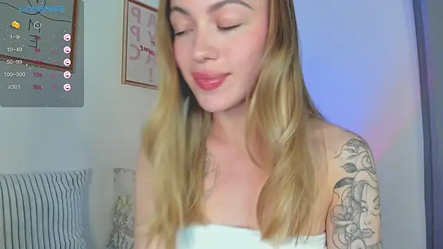 Snapshot of damn_cutie chatting on October 7, 2025, 6:49 pm damn cutie online show from October 7, 2025, 6:49 pm