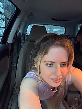 Holly-Glamour online show from June 11, 2026, 2:53 am