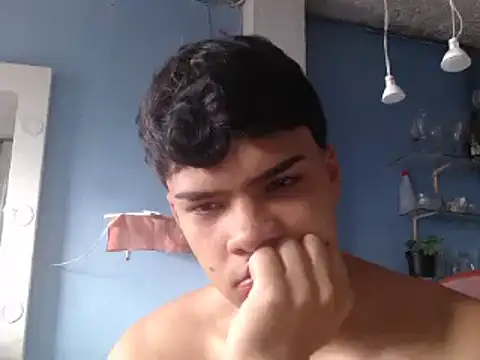 masterdaniel88 online show from February 25, 2025, 9:13 pm
